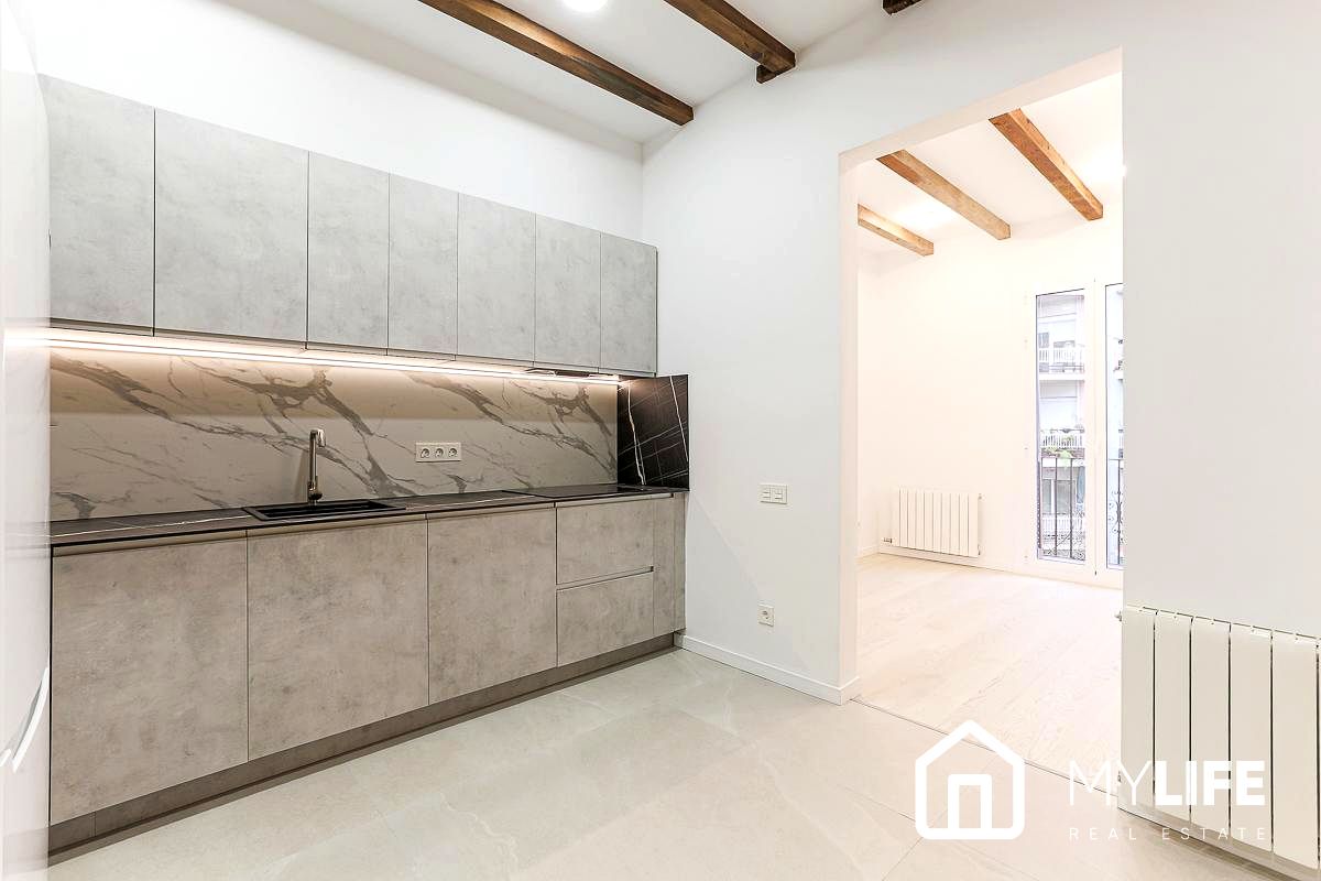 Piso reformado en venta en Sagrada Familia