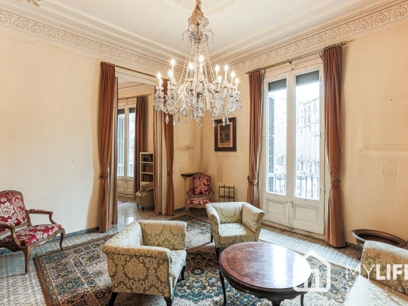 piso en venta modernista en Eixample, junto al Passeig de Gracia