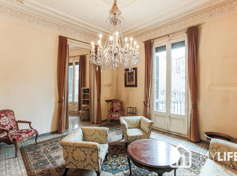 piso en venta modernista en Eixample, junto al Passeig de Gracia