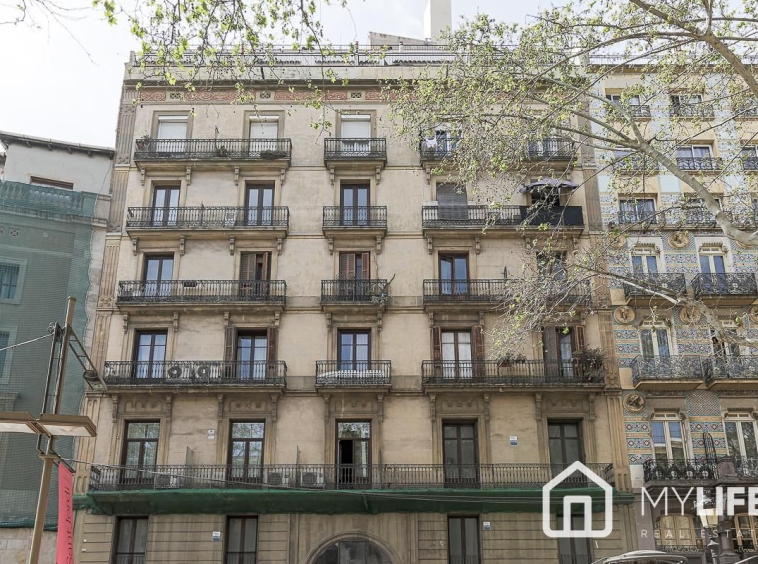 piso en venta a reformar en las Ramblas de Barcelona piso de inversión
