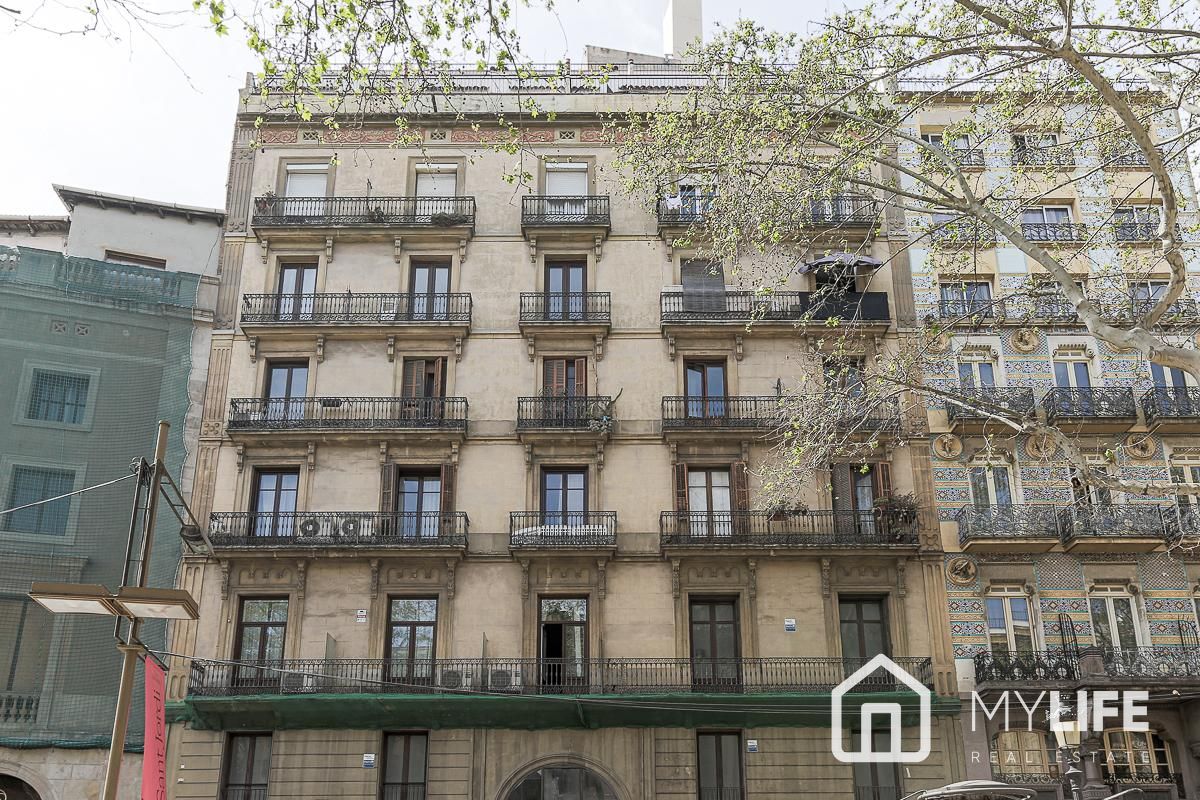 piso en venta a reformar en las Ramblas de Barcelona piso de inversión
