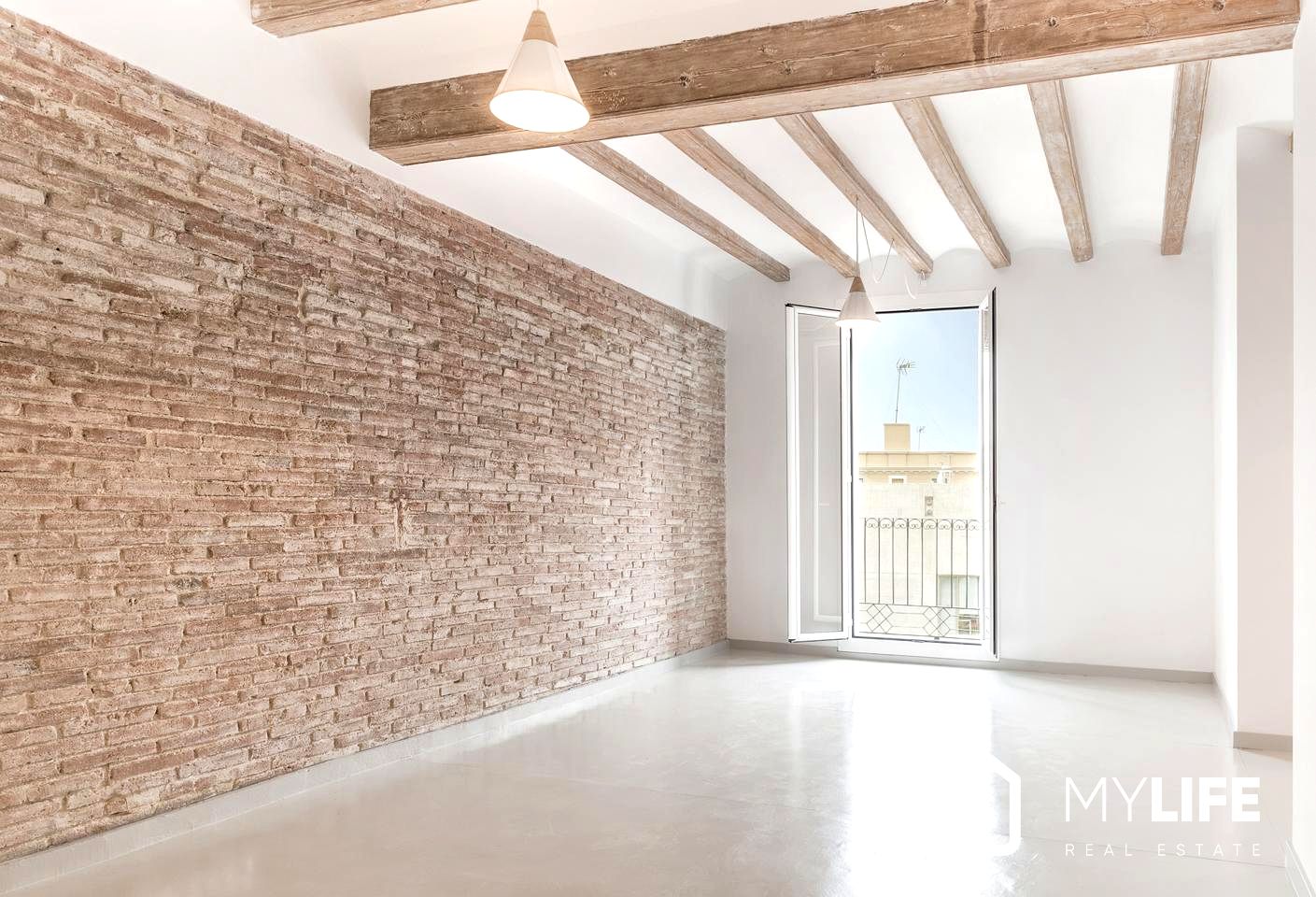 Piso reformado en venta en el Raval